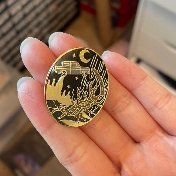 Harry Potter The Flying Ford Whomping Willow enamel pins 426 - Picture 2 of 3